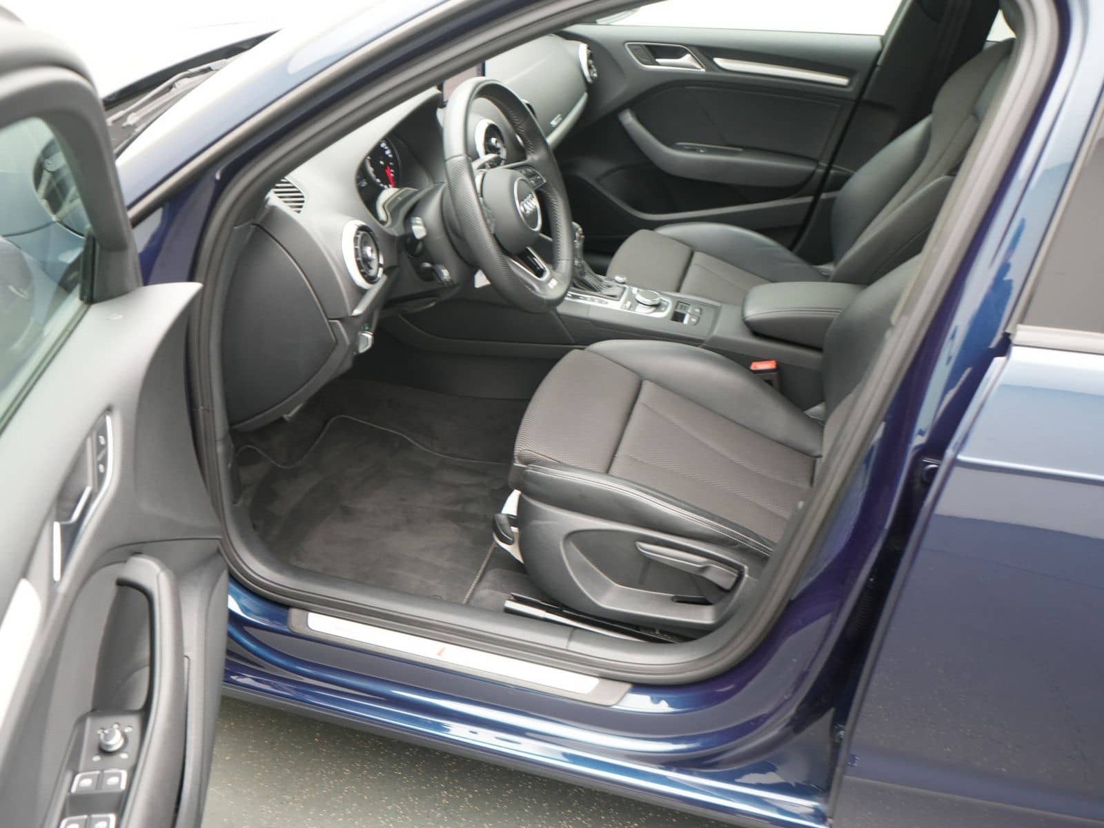 Audi A3 Sportback S Line S-TRON LED SHZ NAVI PDC foto 9