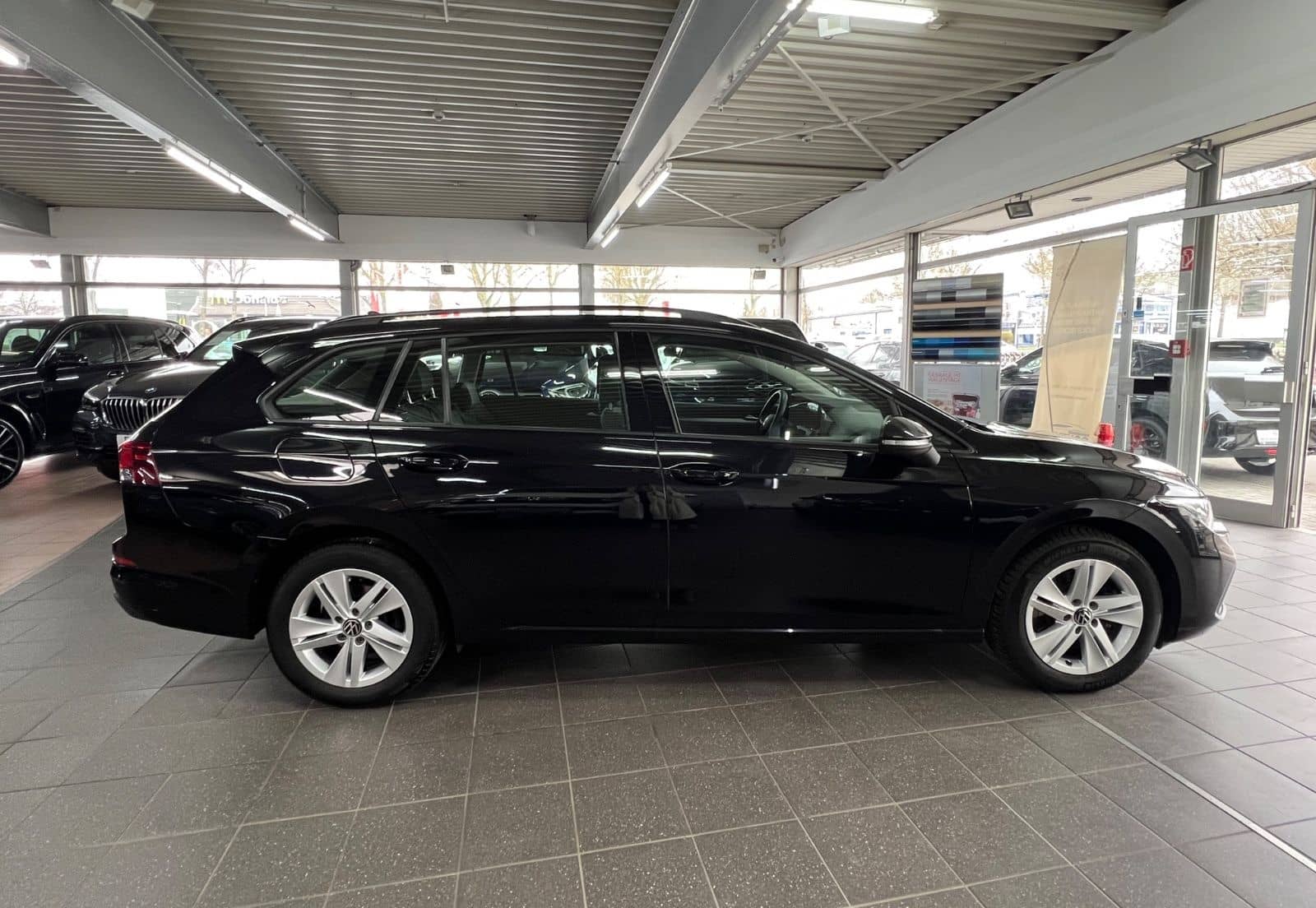 Volkswagen Golf VIII 2.0 TDI Var. Life III VIELE PAKETE III foto 3