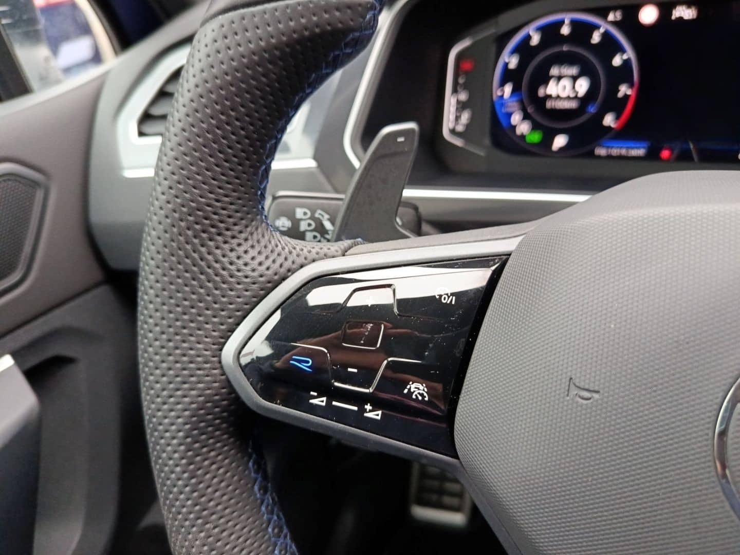 Volkswagen Tiguan R 2.0 TSI 4Motion+PDC+Sitzhzg+Ahk foto 14