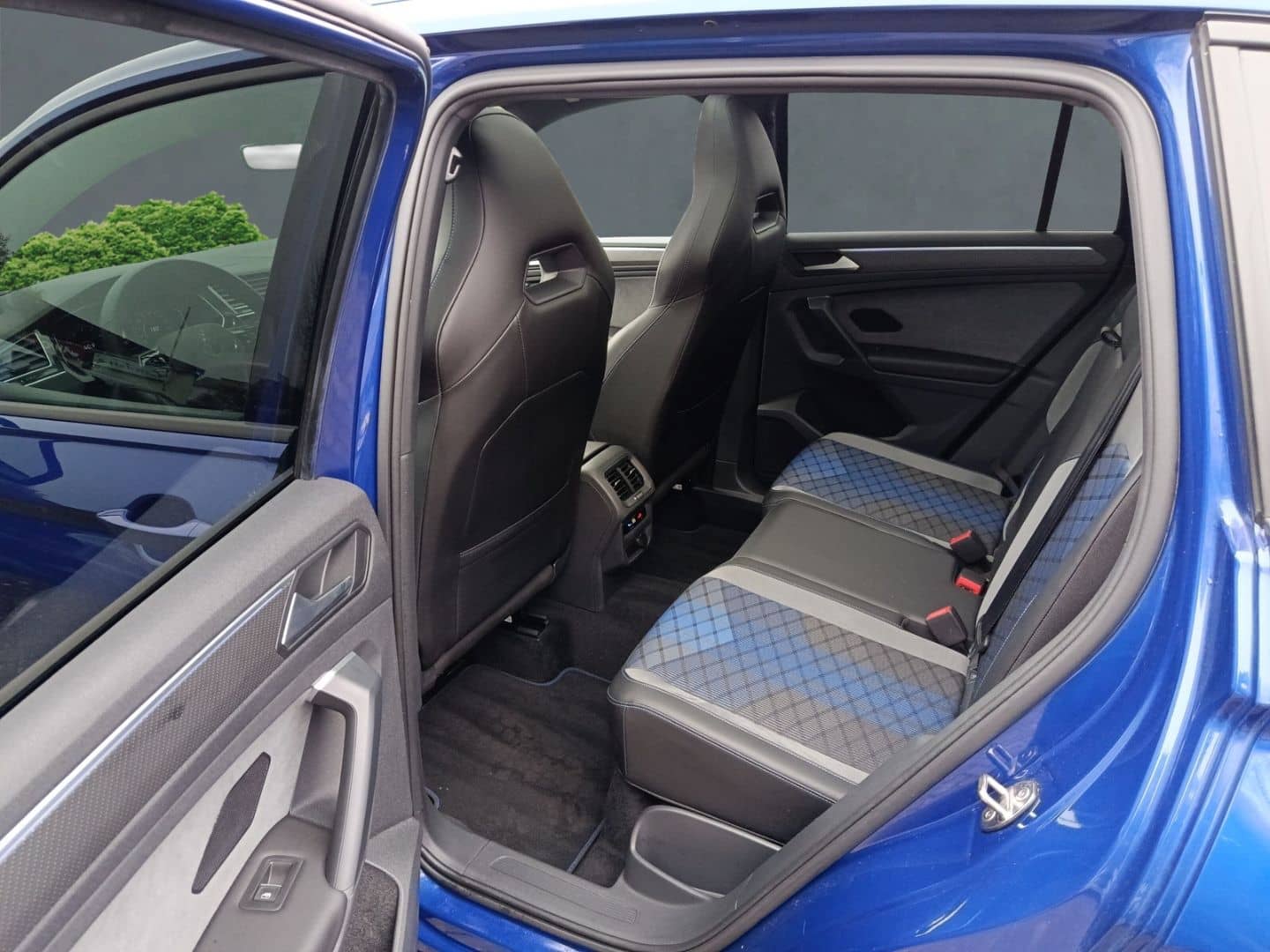 Volkswagen Tiguan R 2.0 TSI 4Motion+PDC+Sitzhzg+Ahk foto 6