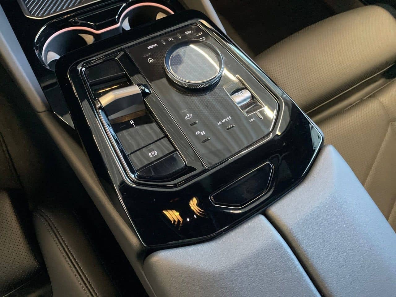 BMW 550e xDr T M SPORT AdLED,AHK,Pano,H/K,360° foto 15
