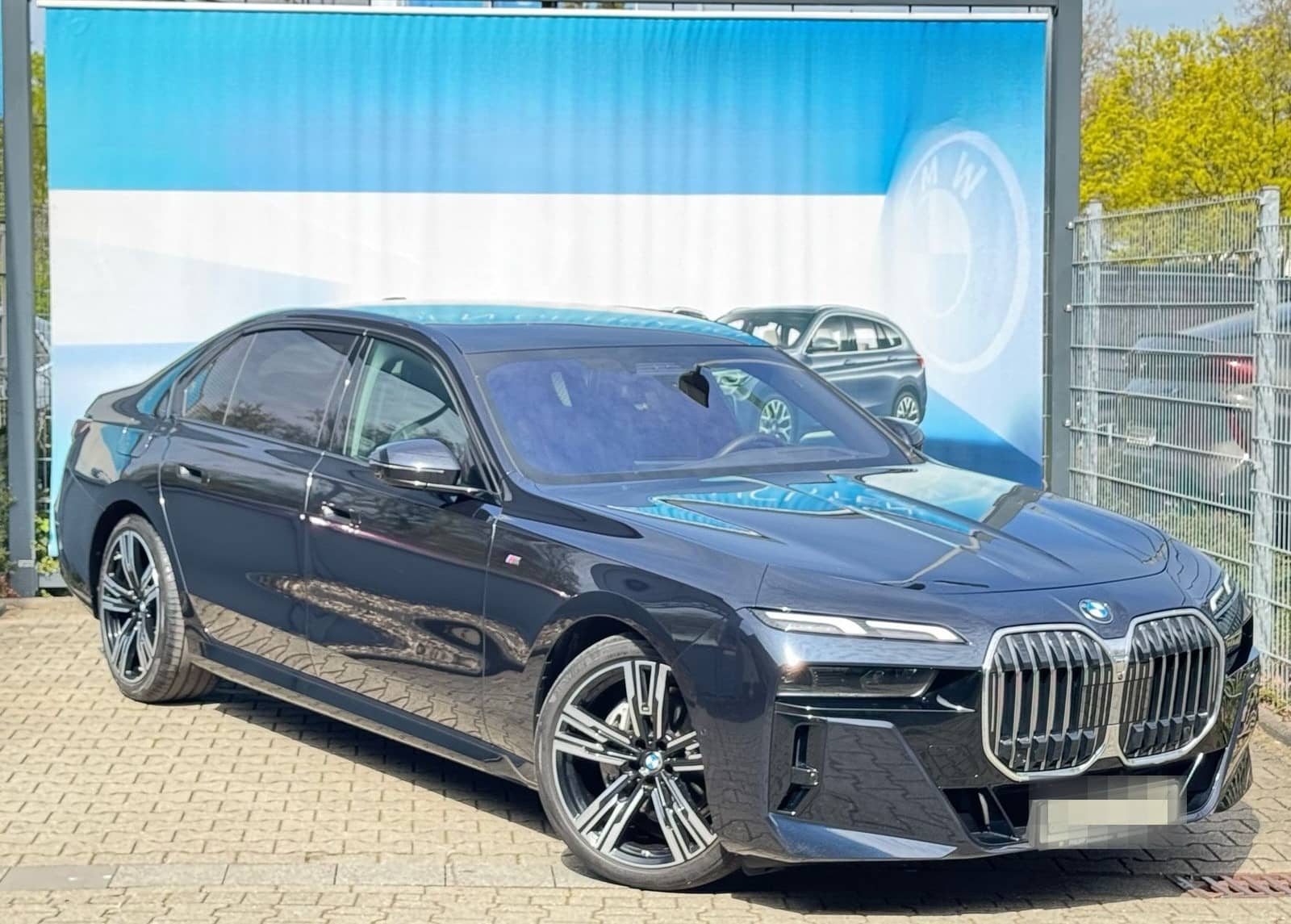 BMW 740d xDrive M Sport PanoSky StHzg Autobahnas 21z foto 22