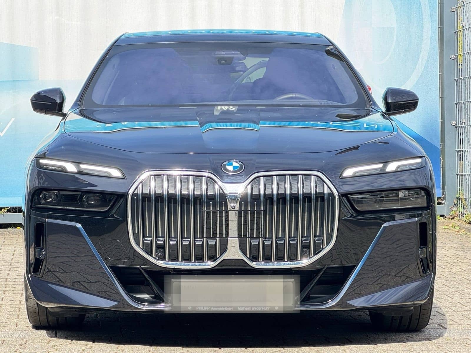 BMW 740d xDrive M Sport PanoSky StHzg Autobahnas 21z foto 24