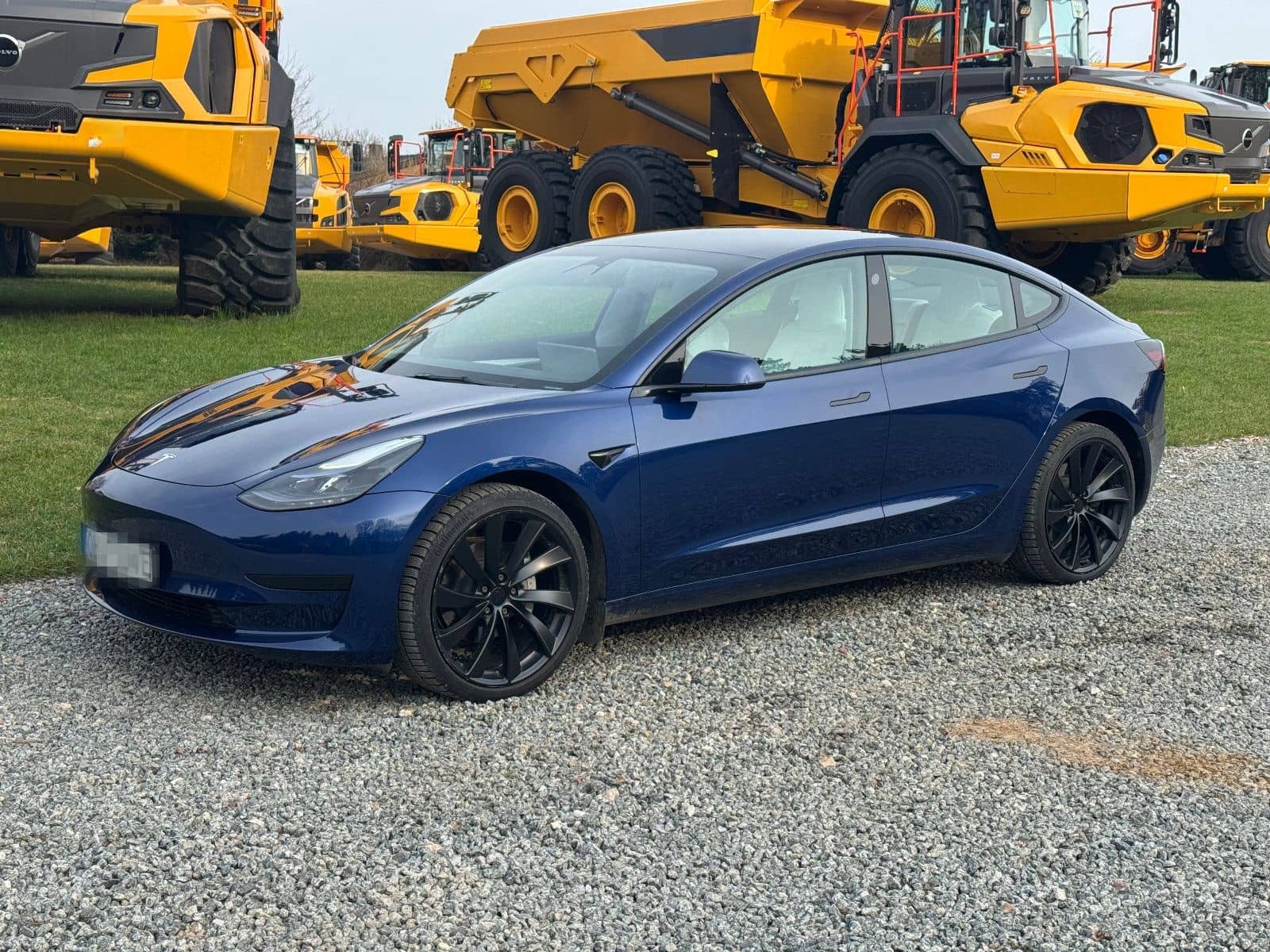 Tesla Model 3 Standard / 1. HD / 8-Fach / Weißes Leder foto 1