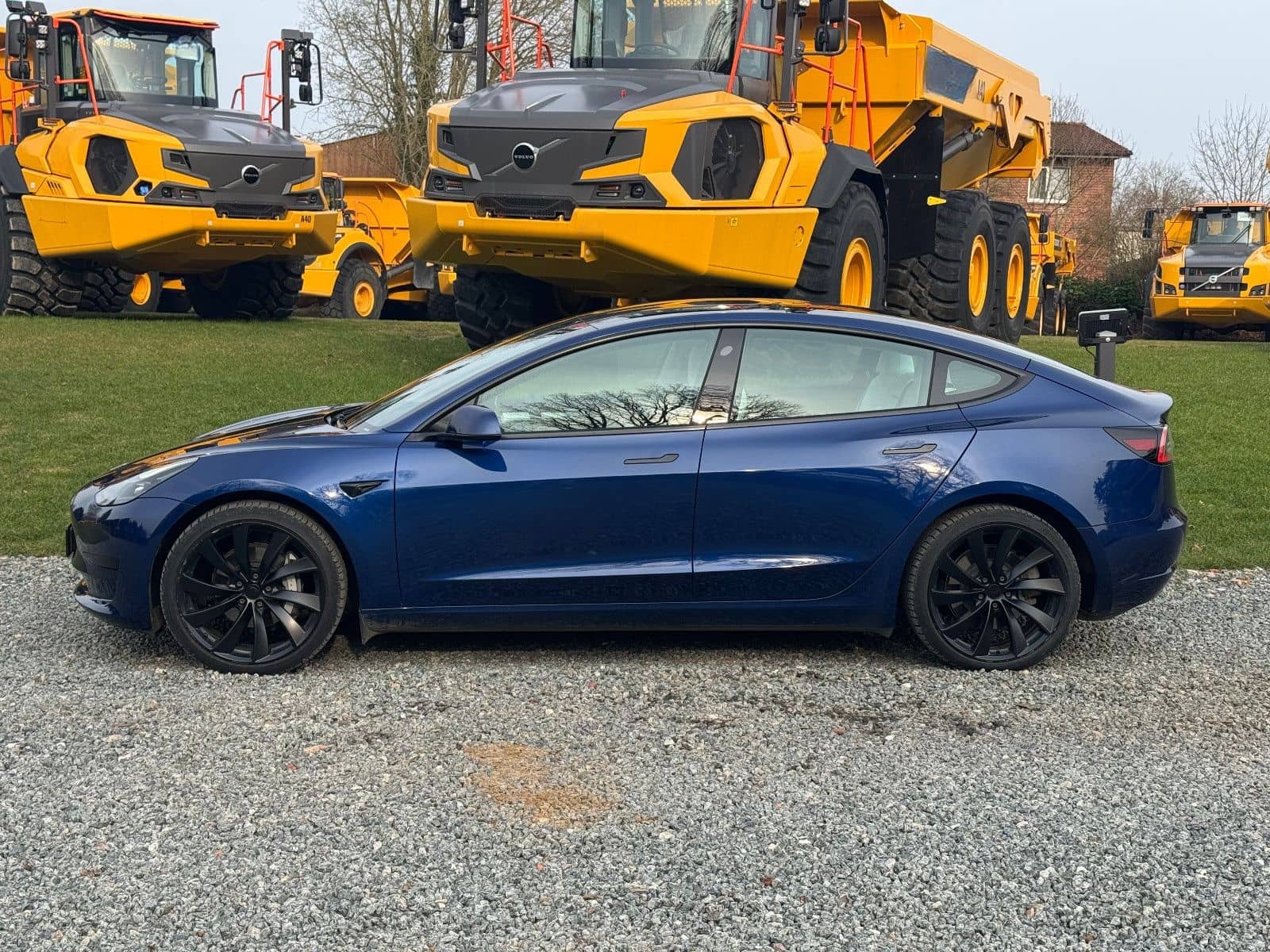 Tesla Model 3 Standard / 1. HD / 8-Fach / Weißes Leder foto 7