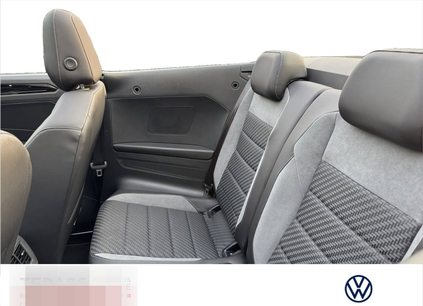 Volkswagen T-Roc Cabriolet 1.5 TSI DSG R-Line NAVI AHK TRAV foto 8