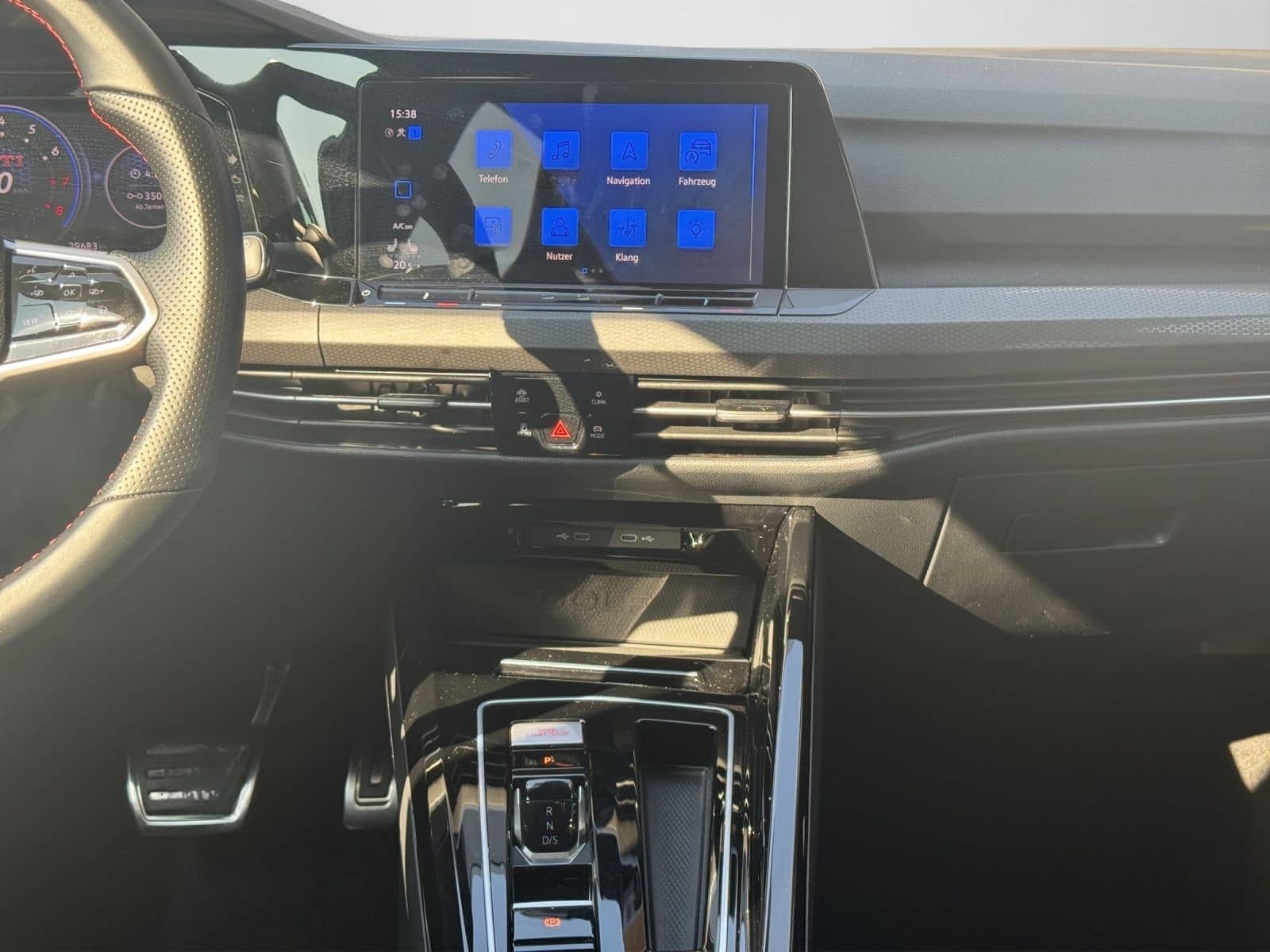 Volkswagen Golf VIII GTI CLUBSPORT 2.0 TSI DSG LED PLUS PAN foto 12