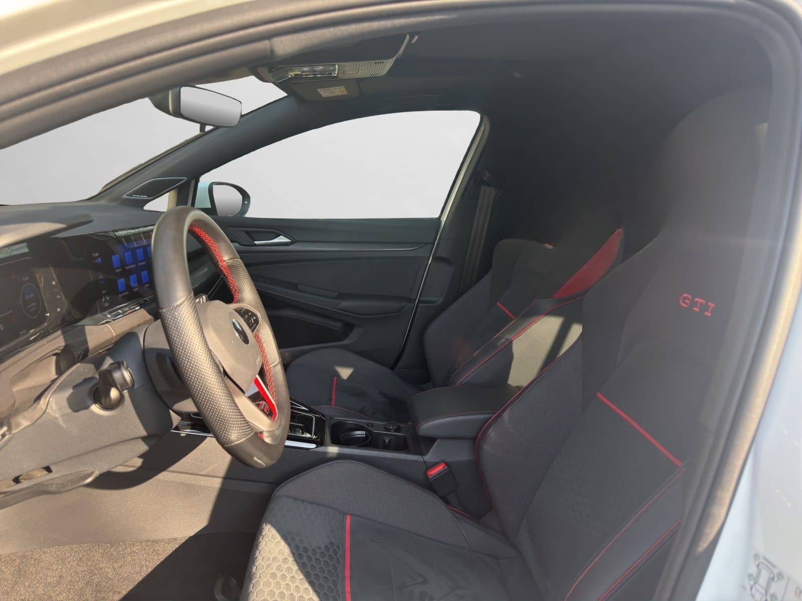 Volkswagen Golf VIII GTI CLUBSPORT 2.0 TSI DSG LED PLUS PAN foto 13