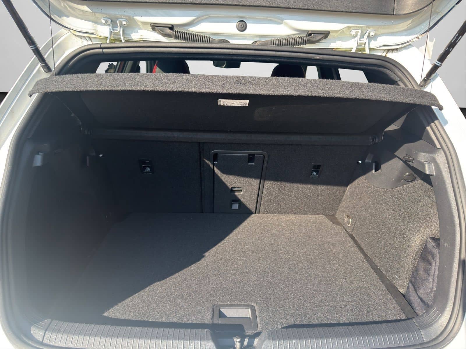 Volkswagen Golf VIII GTI CLUBSPORT 2.0 TSI DSG LED PLUS PAN foto 16