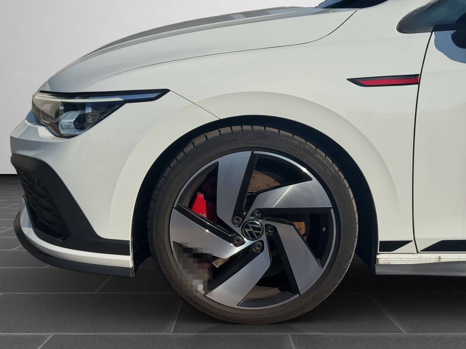 Volkswagen Golf VIII GTI CLUBSPORT 2.0 TSI DSG LED PLUS PAN foto 9