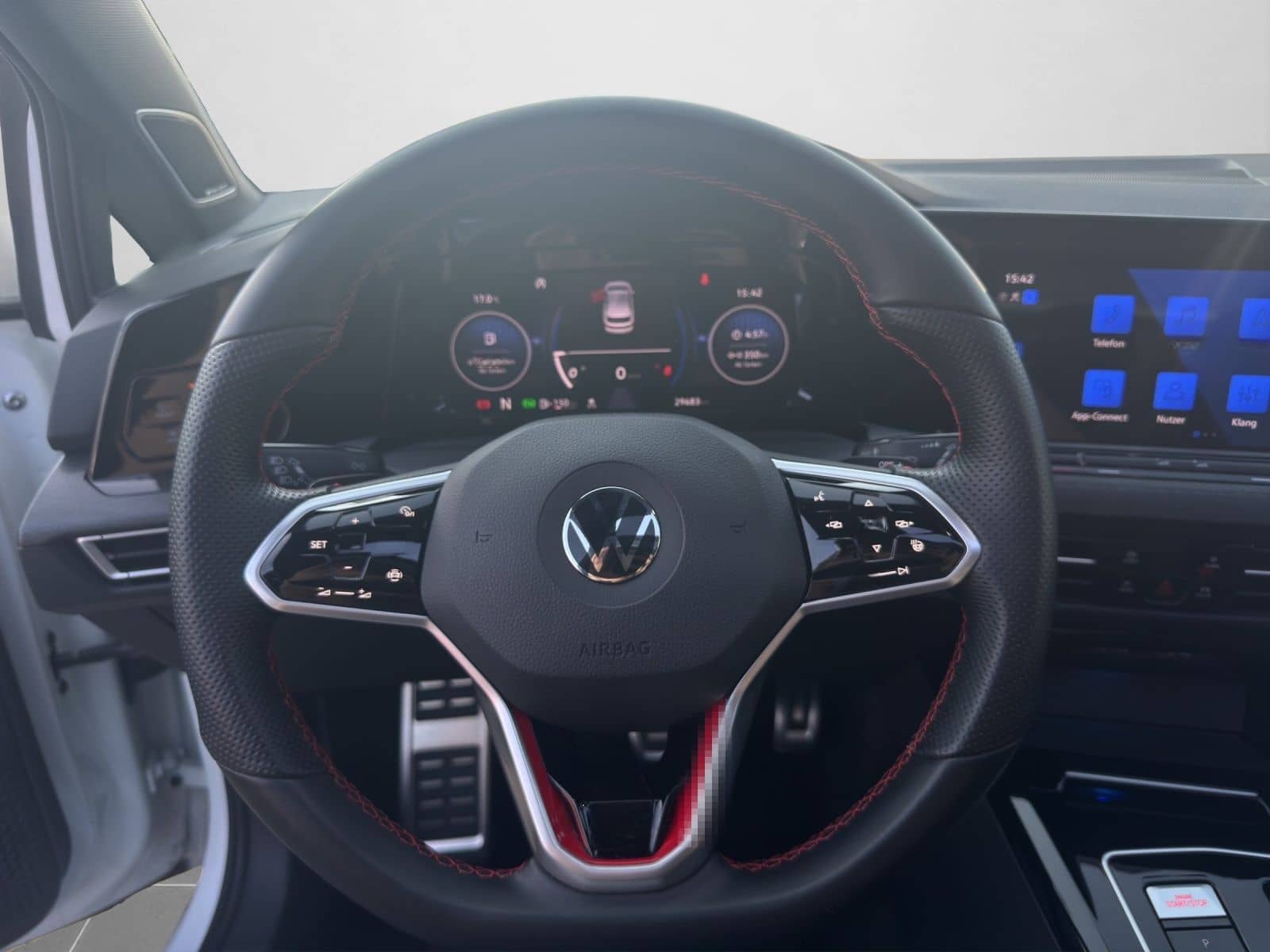 Volkswagen Golf VIII GTI CLUBSPORT 2.0 TSI DSG LED PLUS PAN foto 10