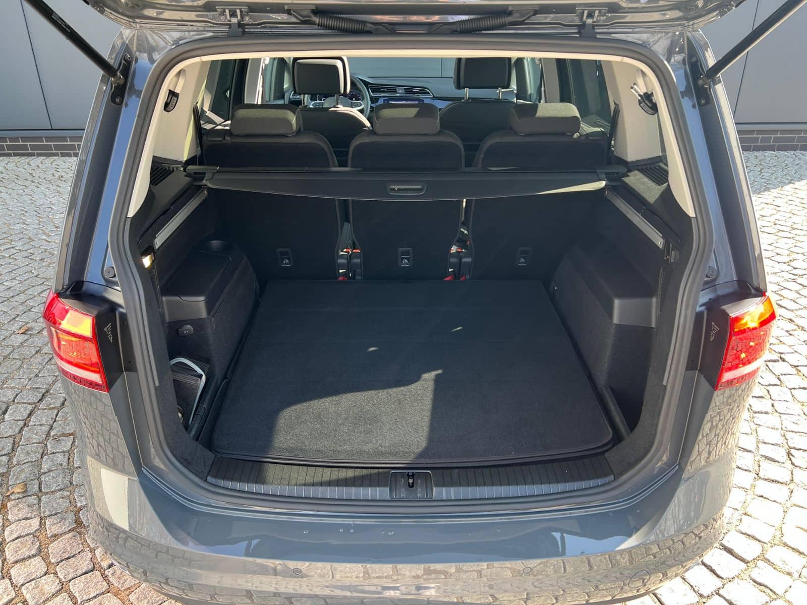 Volkswagen Touran Highline 2.0 TDI DSG *AHK, LED, 7 Sitze, foto 6