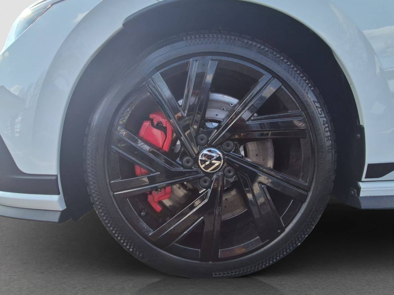 Volkswagen Golf VIII GTI Clubsport Matrix Navi Rear View DC foto 4