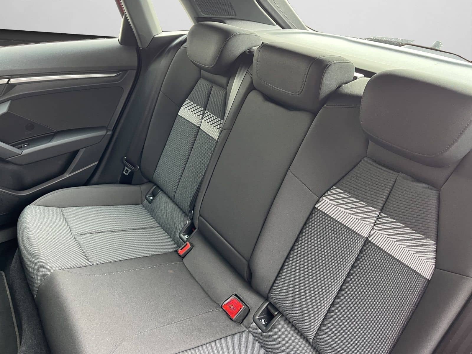 Audi A3 Sportback 35 TFSI basis Navi, B&O, LED, Pano, foto 11