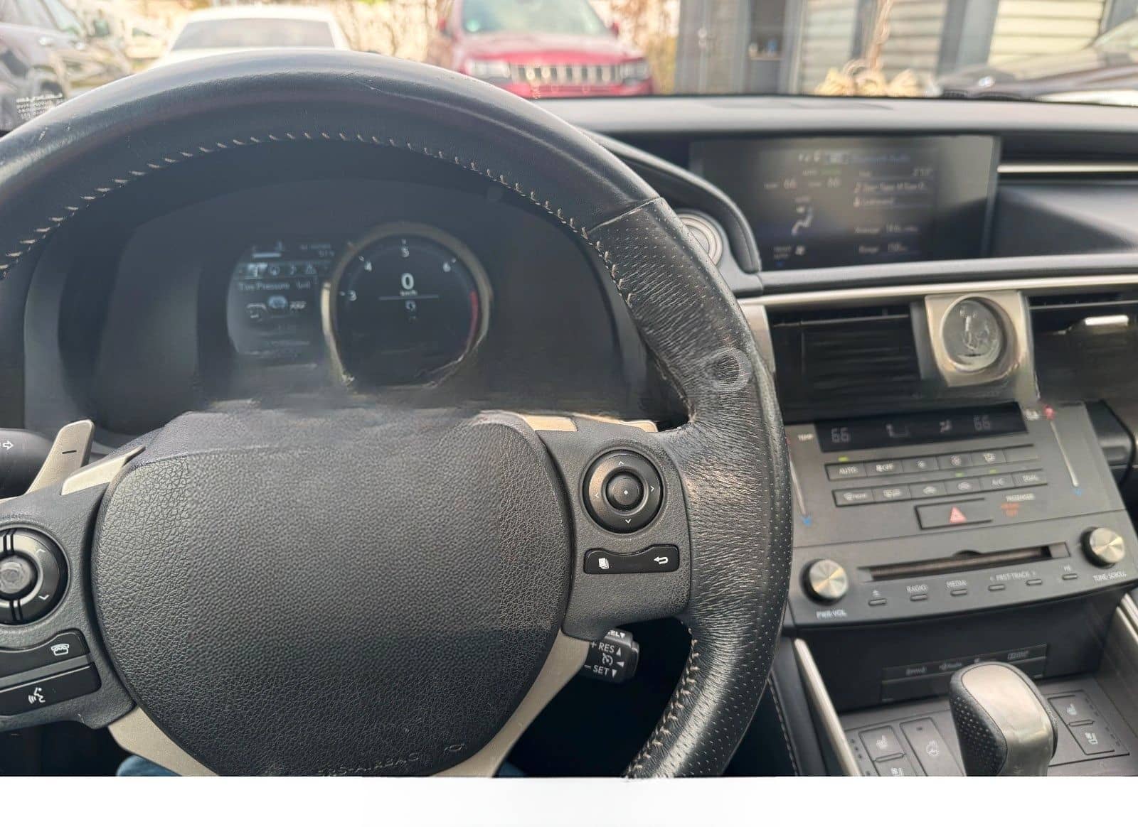 Lexus IS-Serie 350 3.5L V6 F SPORT foto 11