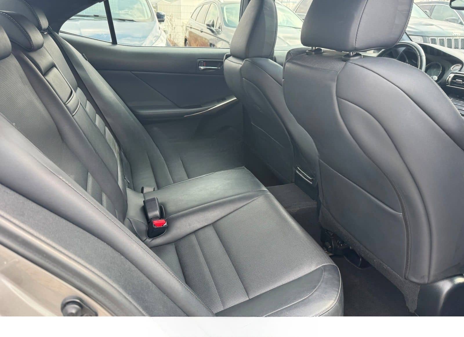 Lexus IS-Serie 350 3.5L V6 F SPORT foto 15