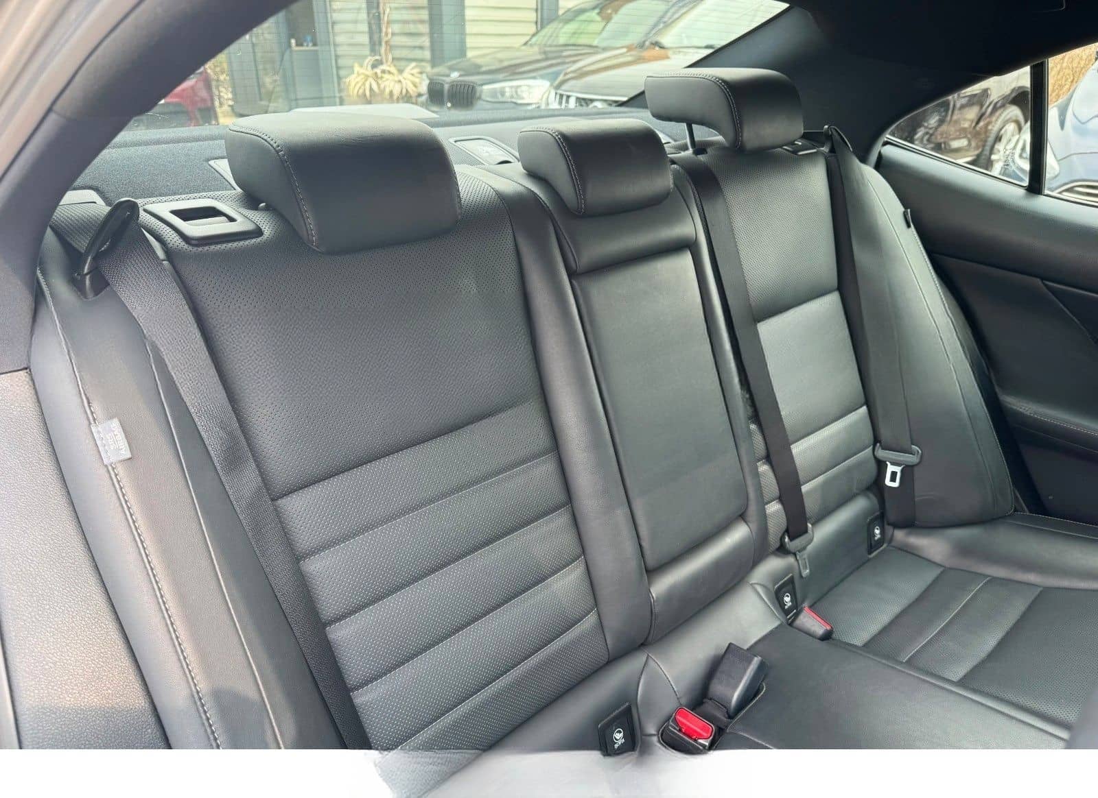 Lexus IS-Serie 350 3.5L V6 F SPORT foto 16