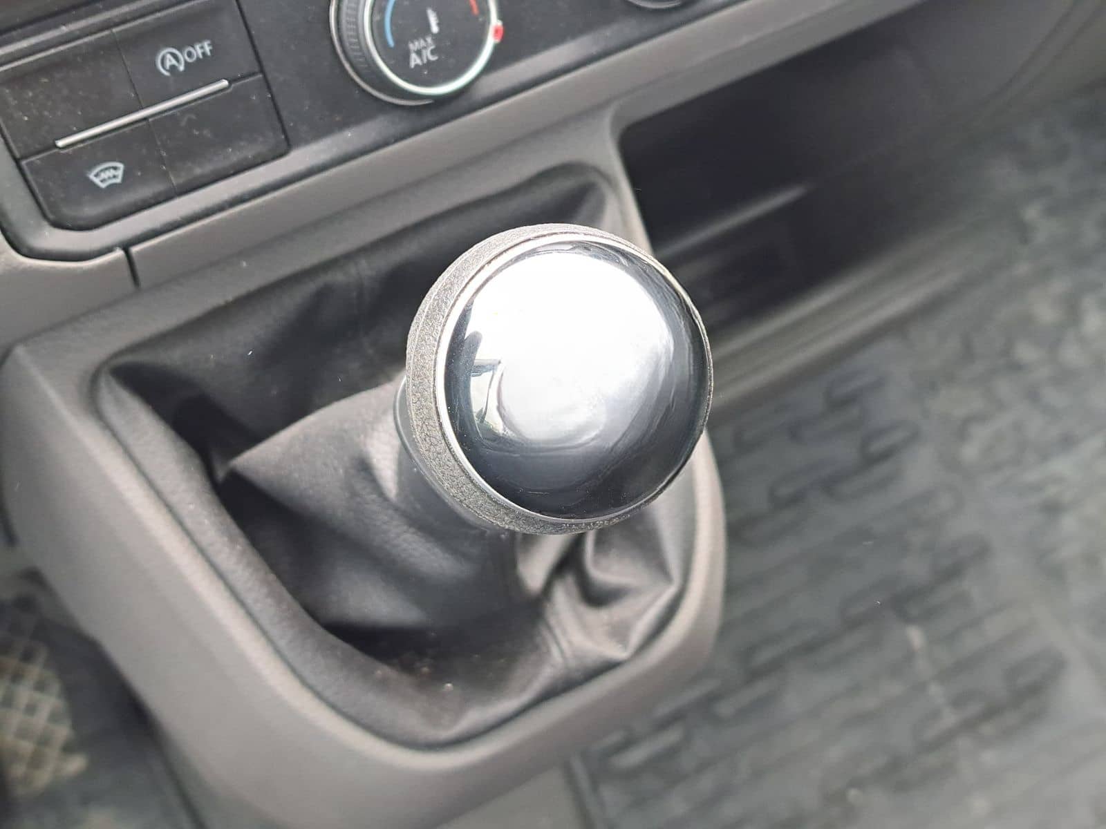 Volkswagen Crafter  L3H2 Trendline, 7 Sitzer foto 12