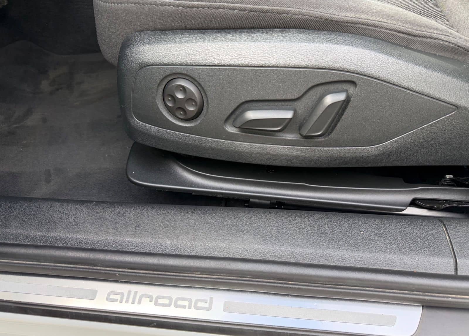 Audi A4 Allroad quattro/LED/AHK/86.000 km foto 18