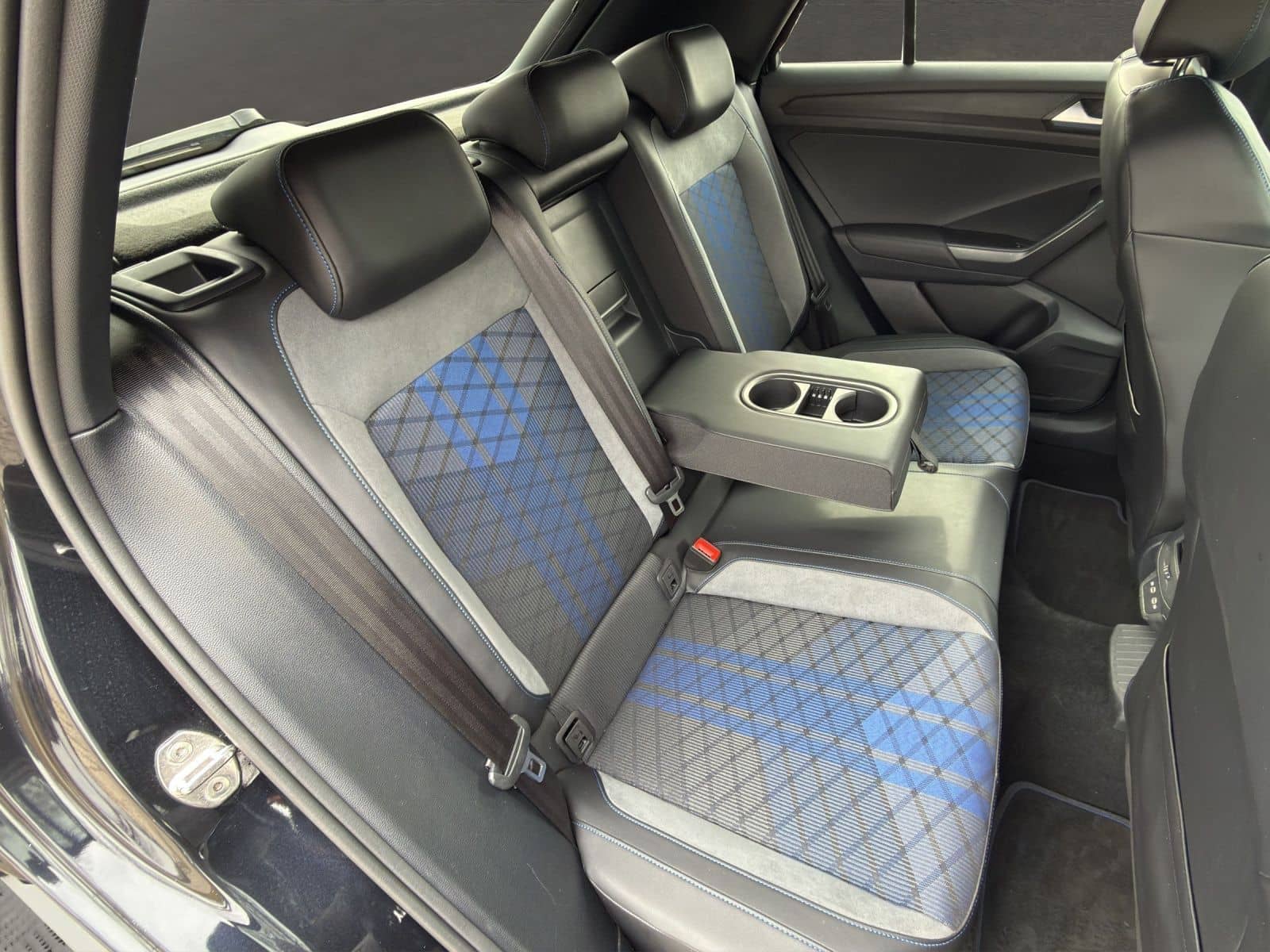 Volkswagen T-Roc R 2.0 TSI 4Mot. DSG AHK+IQ.LIGHT+ACC+BEATS foto 15