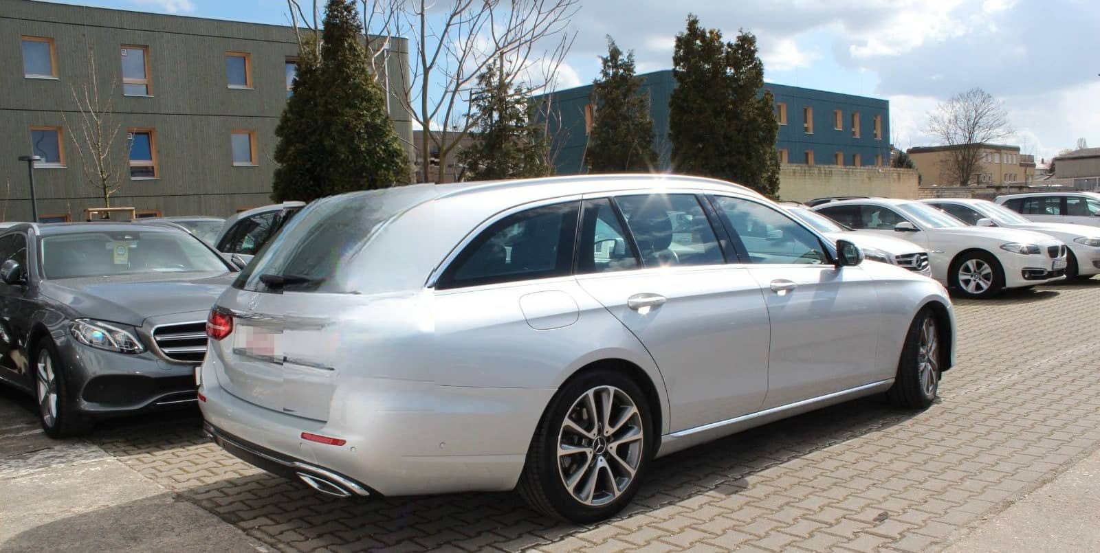 Mercedes-Benz E 220d T Avantg*LED*NAVI*LEDER*TOTW*SPUR foto 6