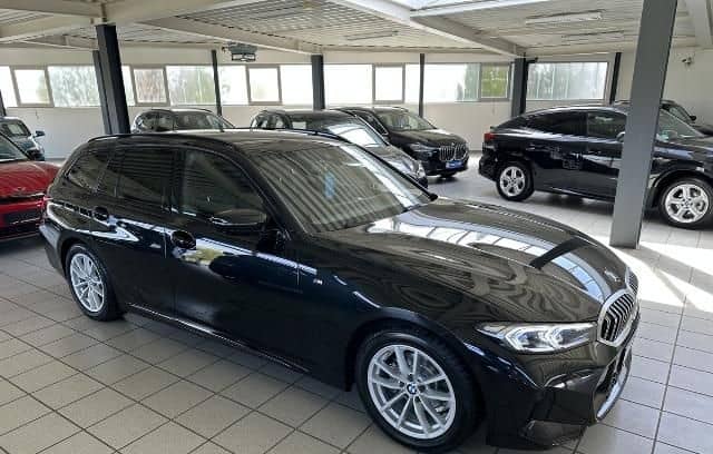 BMW 318 i M Sport AHK HUD 360° Kamera Alcantara LED foto 15