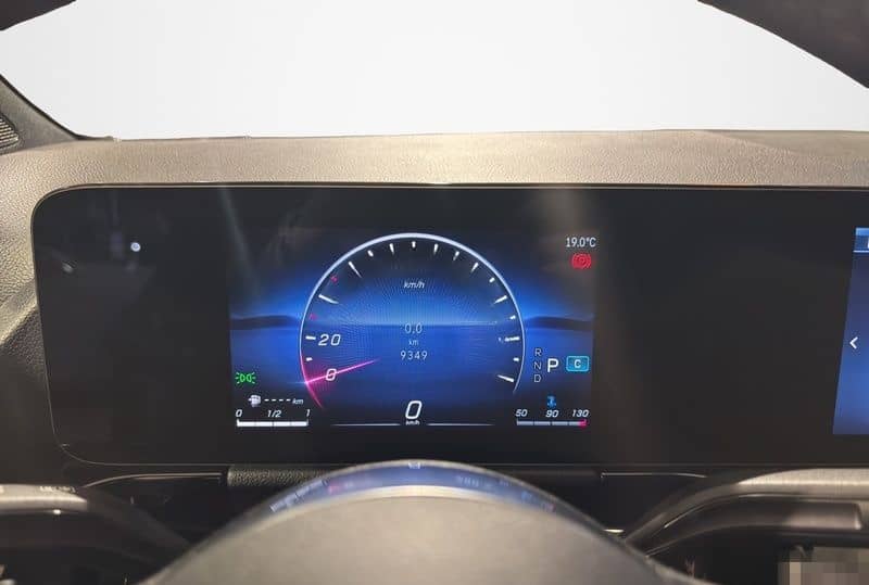 Mercedes-Benz GLA 200 d PROGRESSIVE AHK SHZ KLIMA MBUX NAVI foto 14