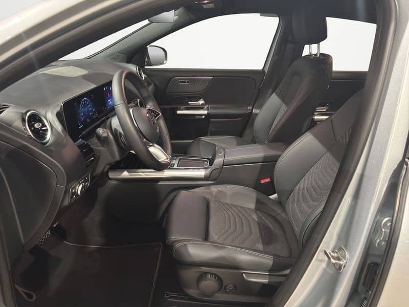 Mercedes-Benz GLA 200 d PROGRESSIVE AHK SHZ KLIMA MBUX NAVI foto 17