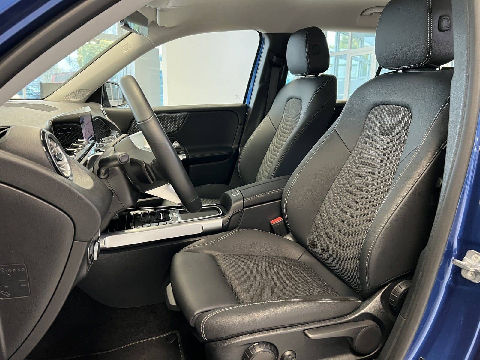 Mercedes-Benz GLB 220d 4M Prog Advanced Plus WinterPaket+KeyGO foto 3