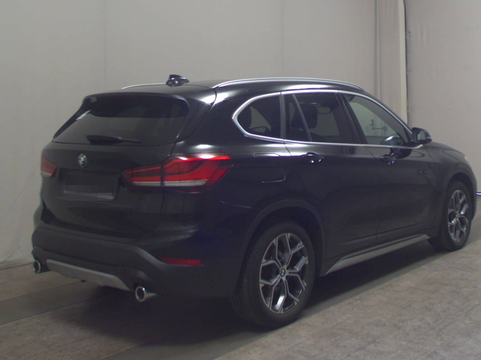 BMW X1 sDrive18d X-Line T-Leder Navi LED+ Pano AHK foto 4
