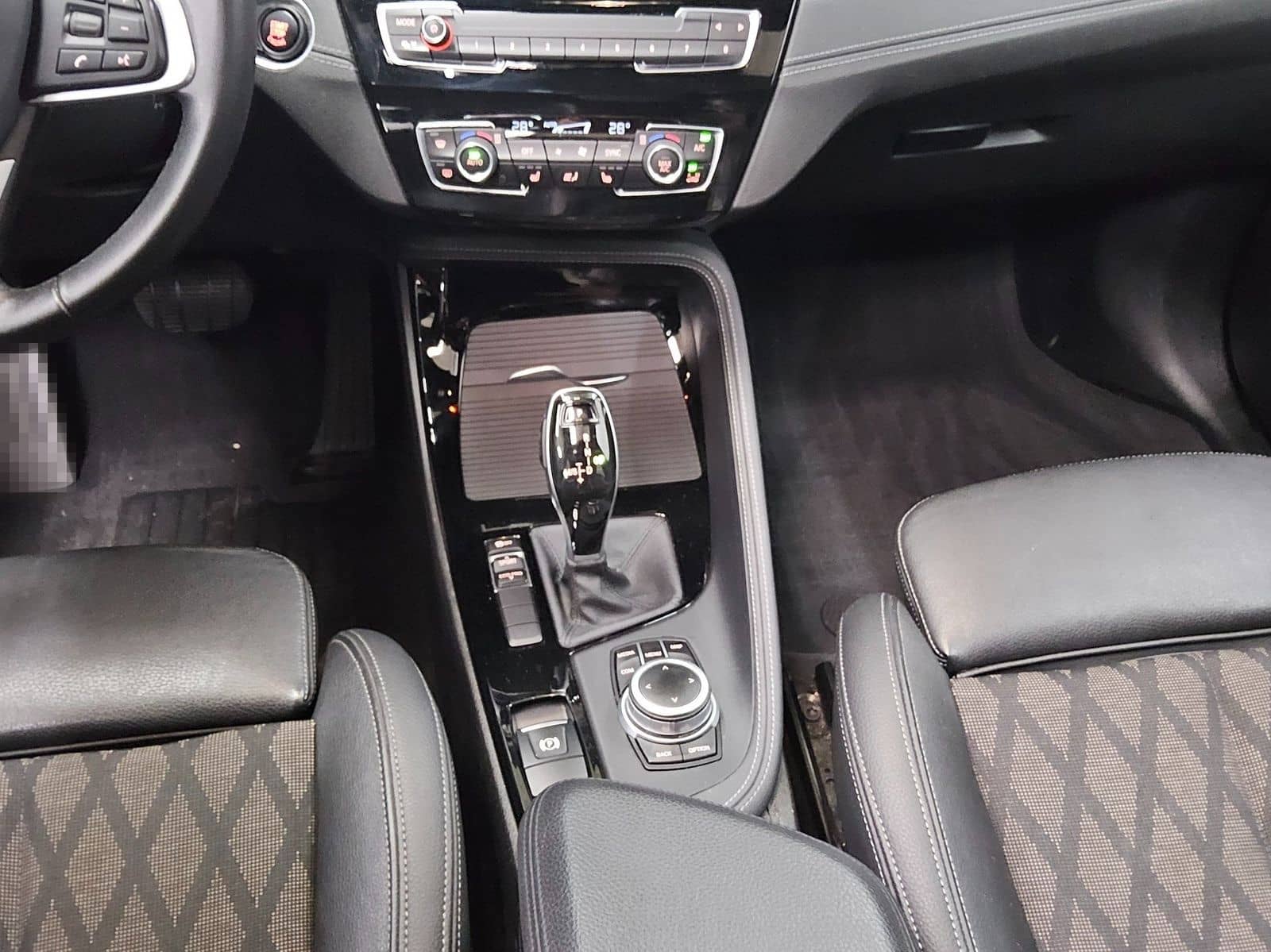 BMW X1 sDrive18d X-Line T-Leder Navi LED+ Pano AHK foto 6