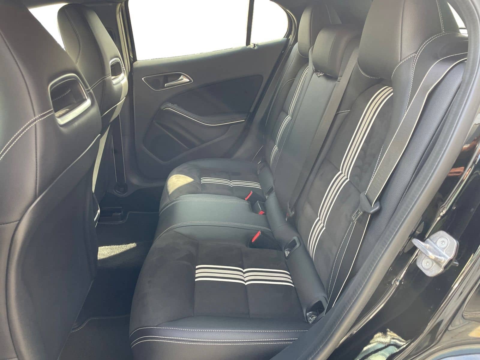 Mercedes-Benz GLA 250 4Matic Automatik (DCT) AMG-Line 360° LED foto 11