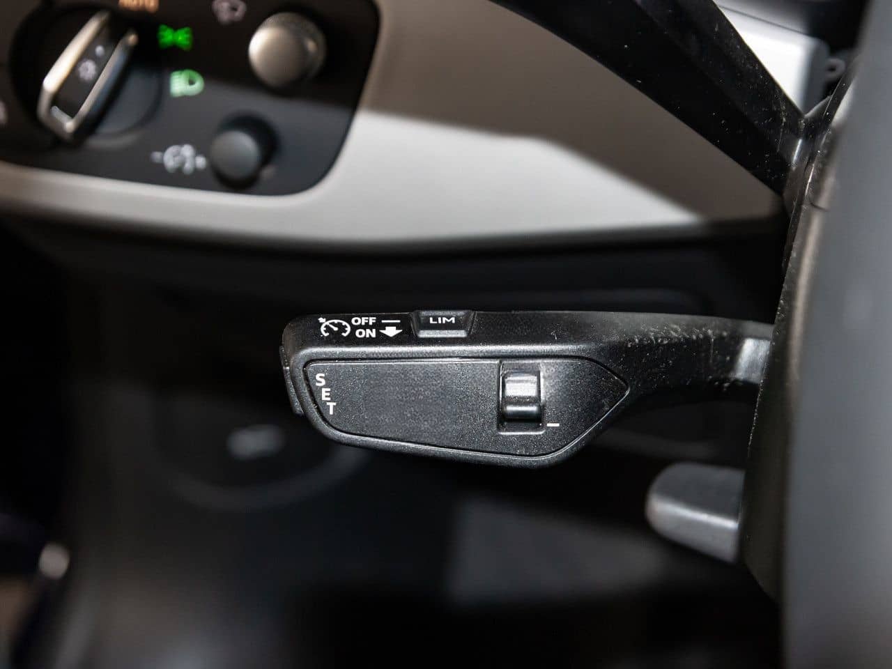 Audi A4 Avant advanced 40 TFSI Matrix LED AHK Head Up foto 25