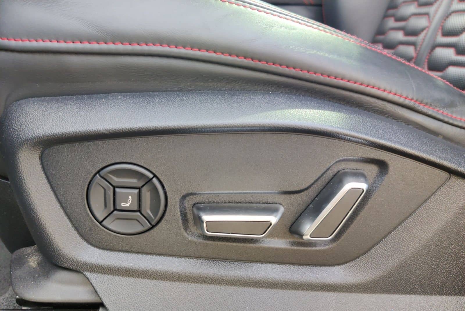 Audi RSQ8 4.0 TFSI q. Tiptr., Akrapovic, Dynamik Plus foto 21