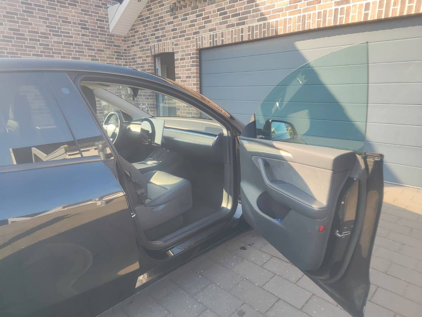 Tesla Model Y Basis RWD foto 3