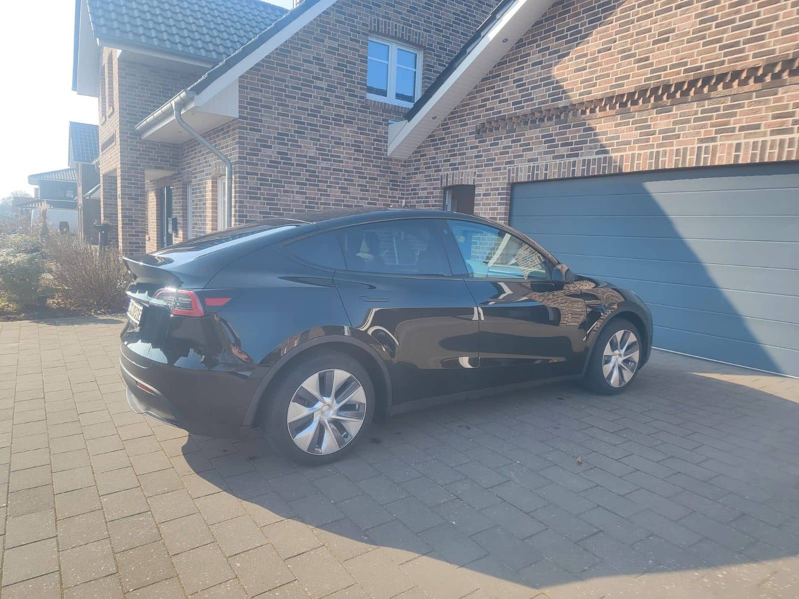 Tesla Model Y Basis RWD foto 6