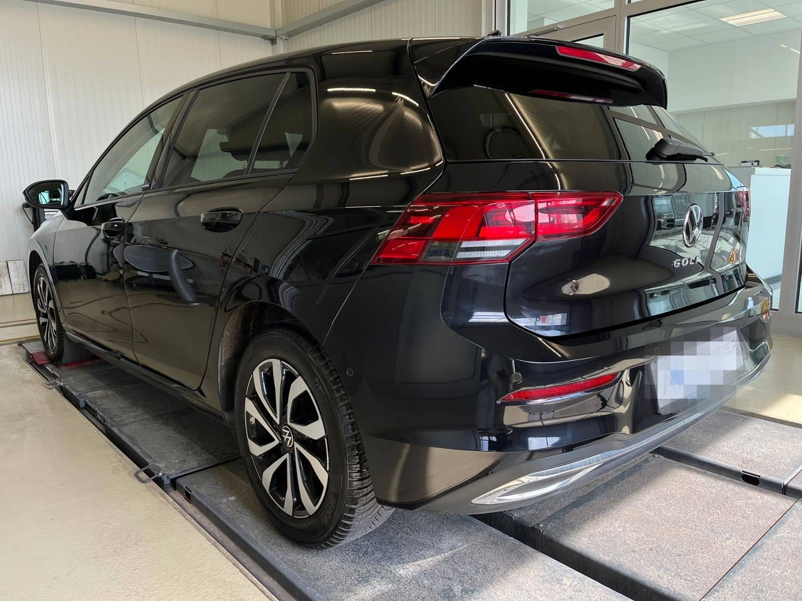 Volkswagen Golf VIII ACTIVE 1.5 TSI Standhzg. HUD Navi LEDP foto 3