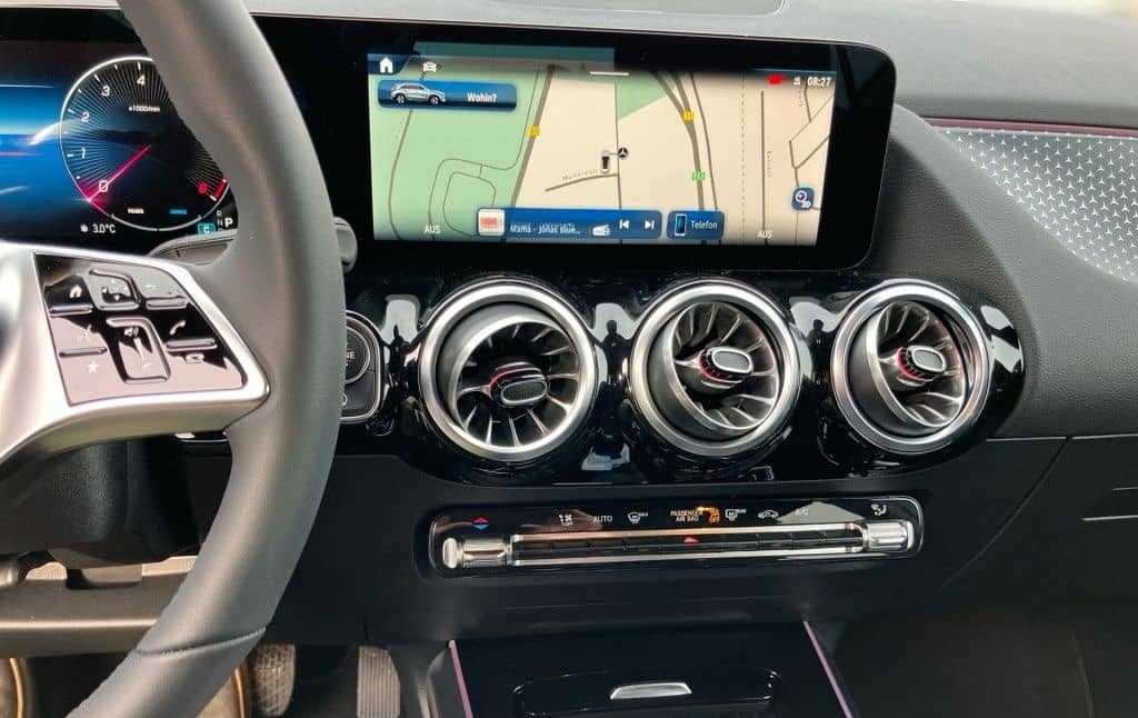 Mercedes-Benz GLA 180 Progressive Line+Night+AHK+DISTR+KEYLESS foto 13