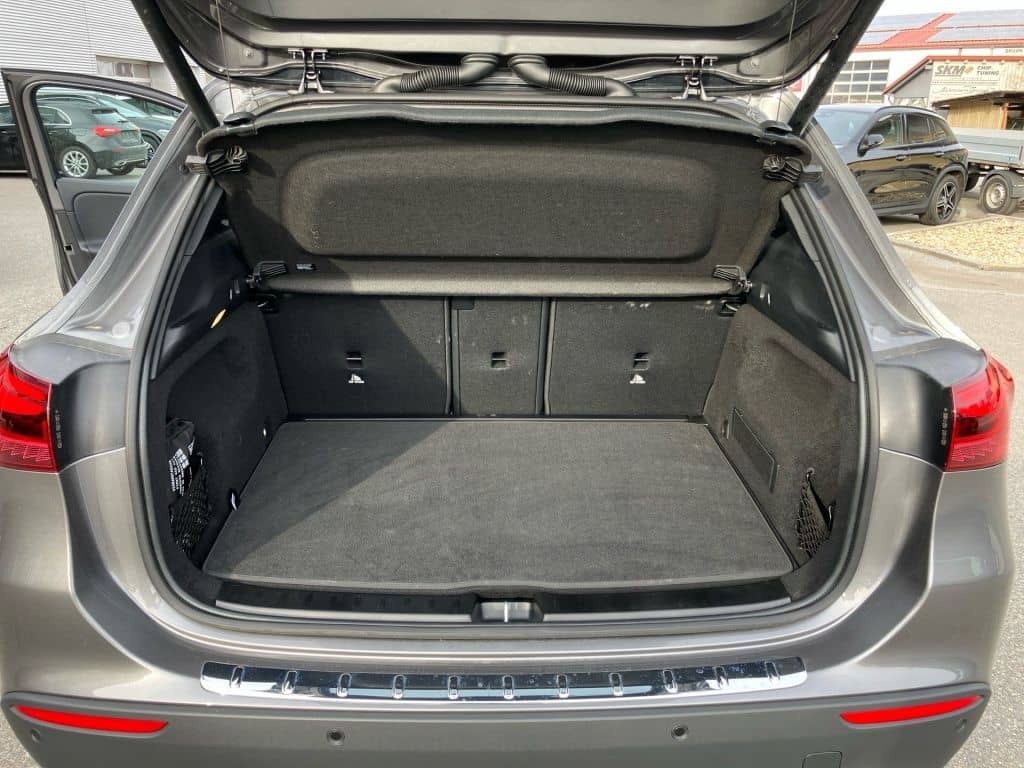 Mercedes-Benz GLA 180 Progressive Line+Night+AHK+DISTR+KEYLESS foto 18