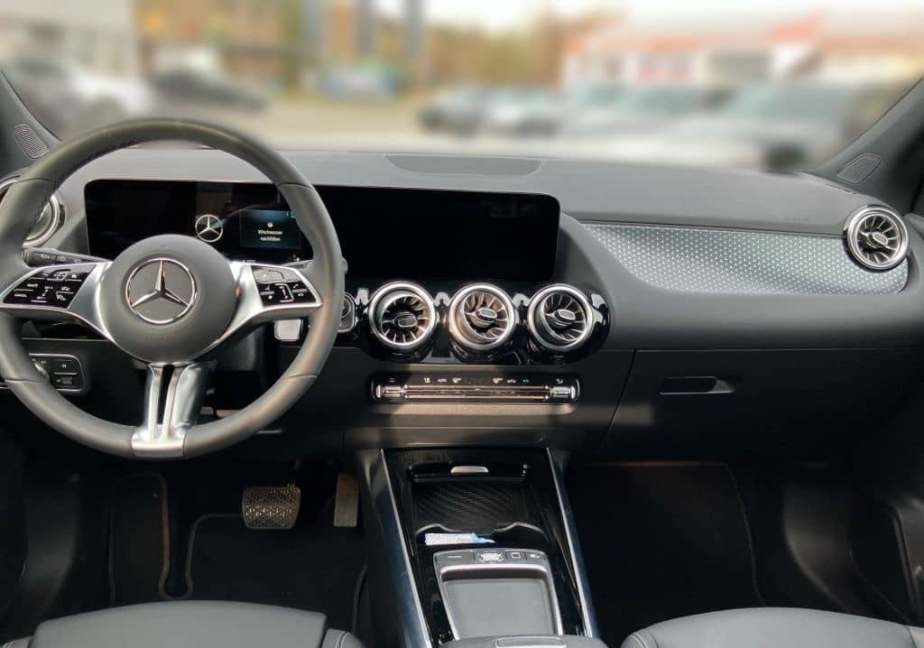 Mercedes-Benz GLA 180 Progressive Line+Night+AHK+DISTR+KEYLESS foto 8