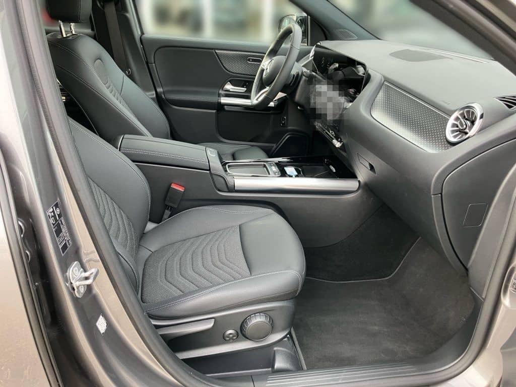 Mercedes-Benz GLA 180 Progressive Line+Night+AHK+DISTR+KEYLESS foto 10