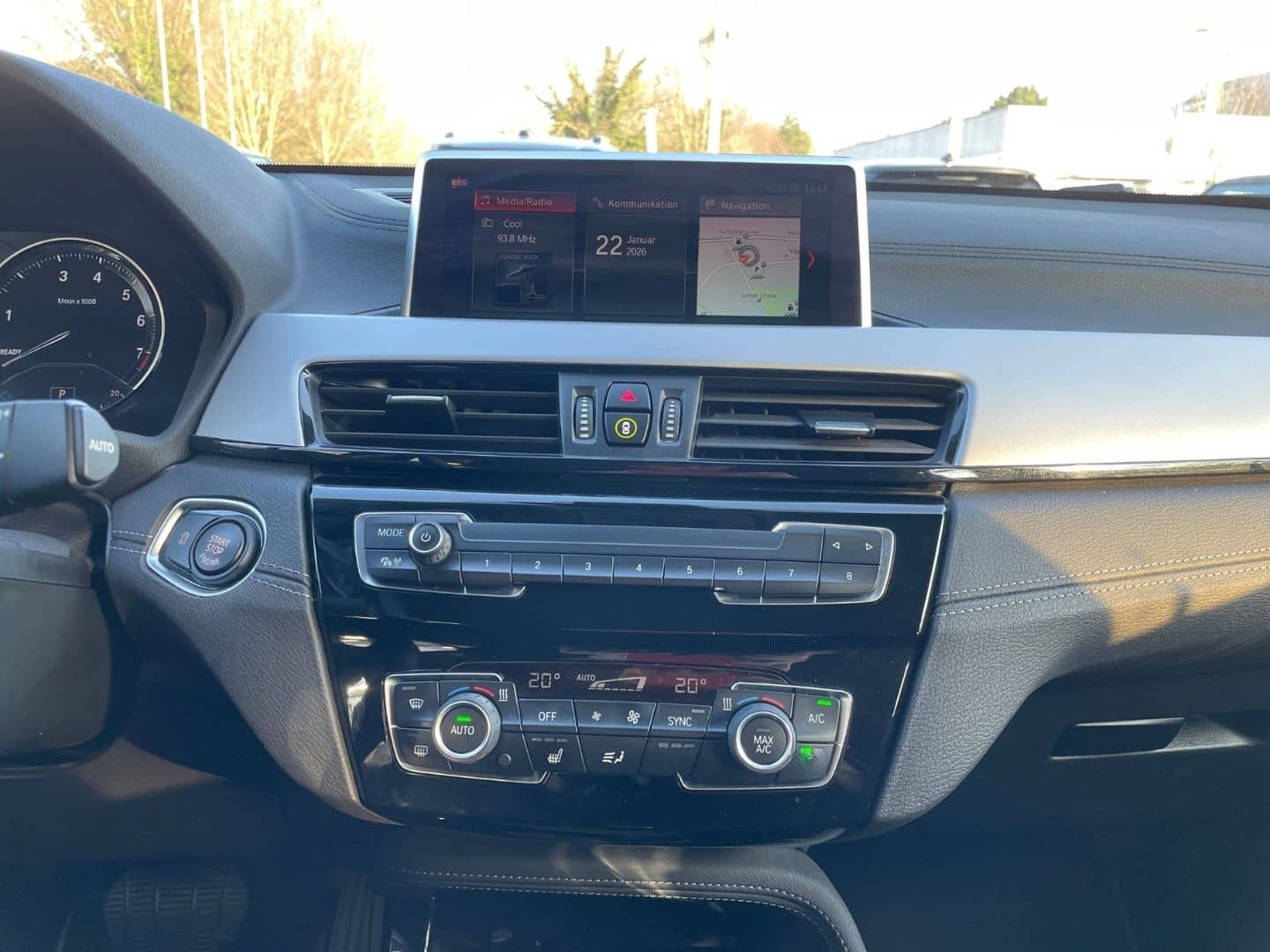 BMW X2 sDrive20i Advantage LED Navi Sitzhzg. PDC foto 10