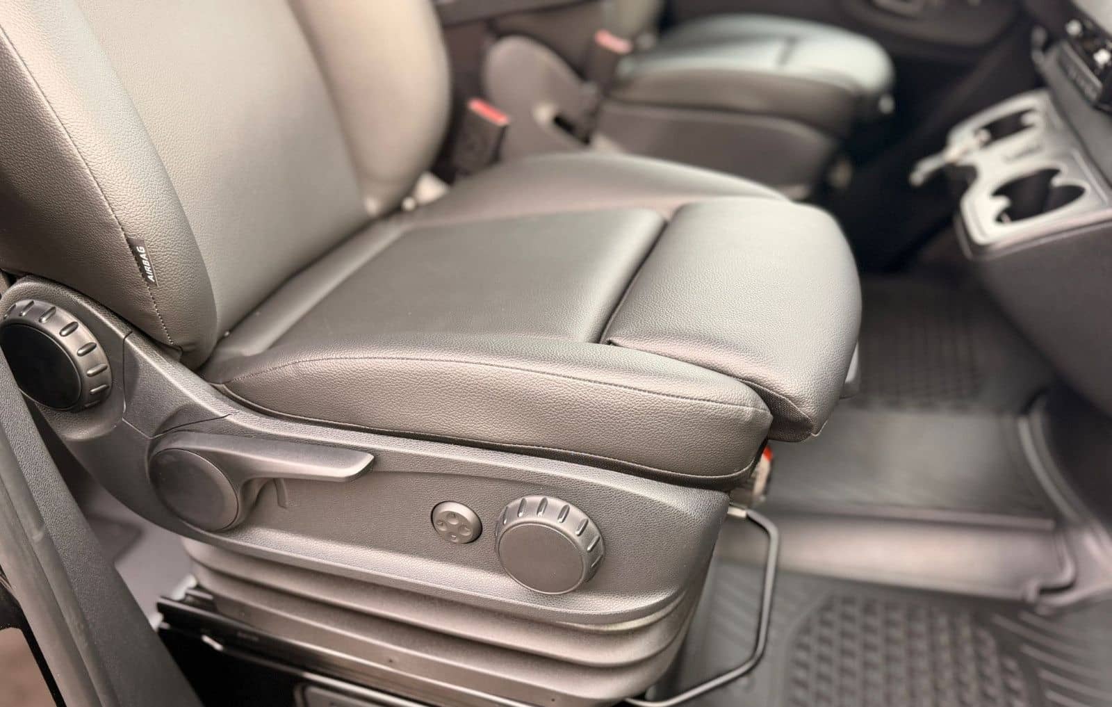 Mercedes-Benz Sprinter 319 Tourer foto 16