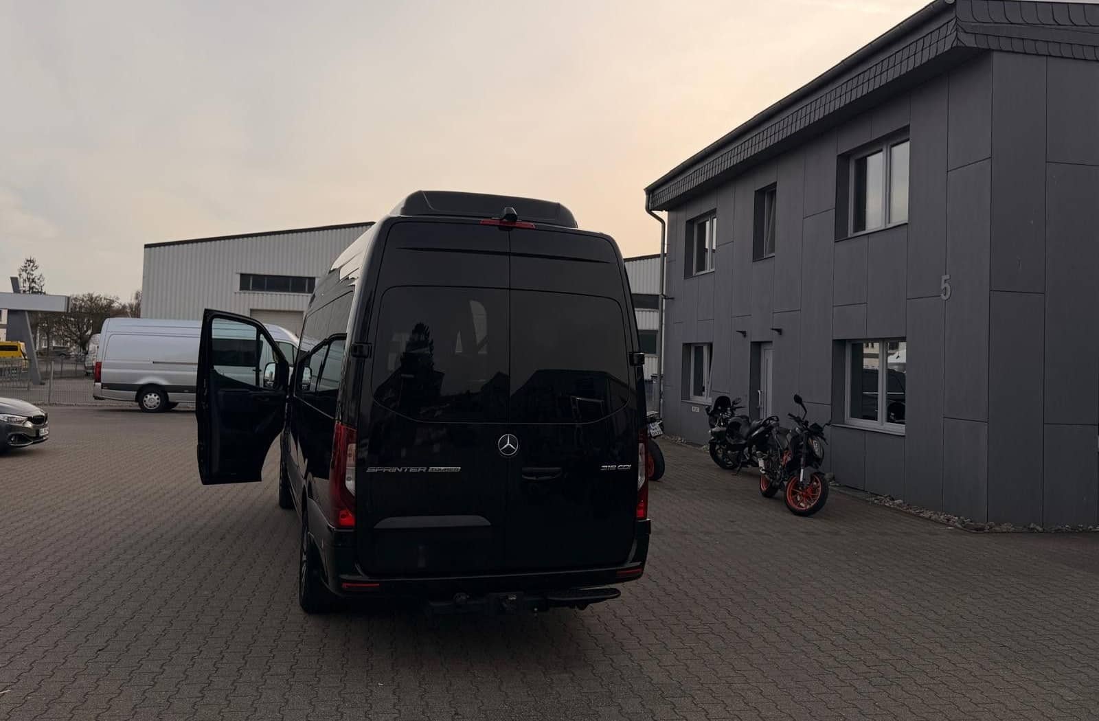 Mercedes-Benz Sprinter 319 Tourer foto 5