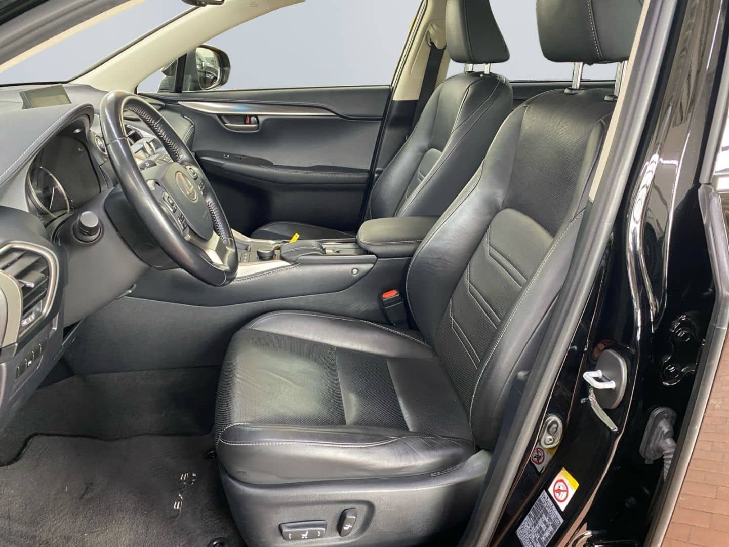 Lexus NX 300h E-FOUR Executive-Line *LED*CAM*Leder*SHZ foto 9