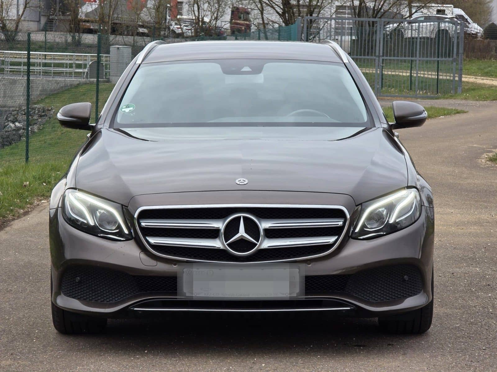 Mercedes-Benz E220 d T-Modell MULTIBEAM LED.AHK.Ambiente.RFK foto 2