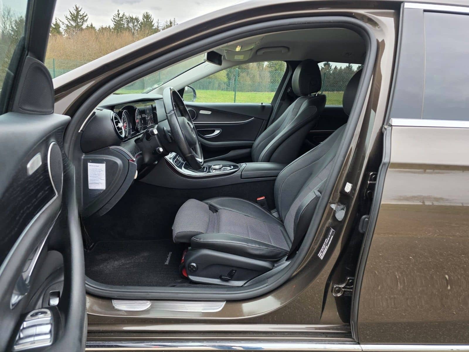 Mercedes-Benz E220 d T-Modell MULTIBEAM LED.AHK.Ambiente.RFK foto 21