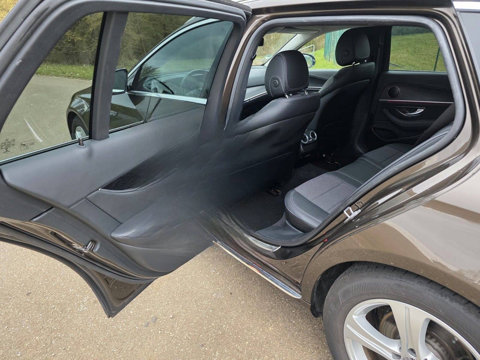 Mercedes-Benz E220 d T-Modell MULTIBEAM LED.AHK.Ambiente.RFK foto 23