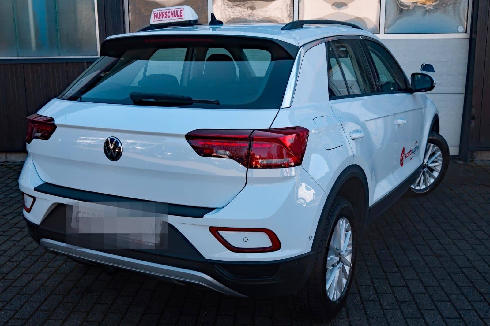 Volkswagen T-Roc Life FAHRSCHULE Schalter AHK RFK LED IQ foto 3