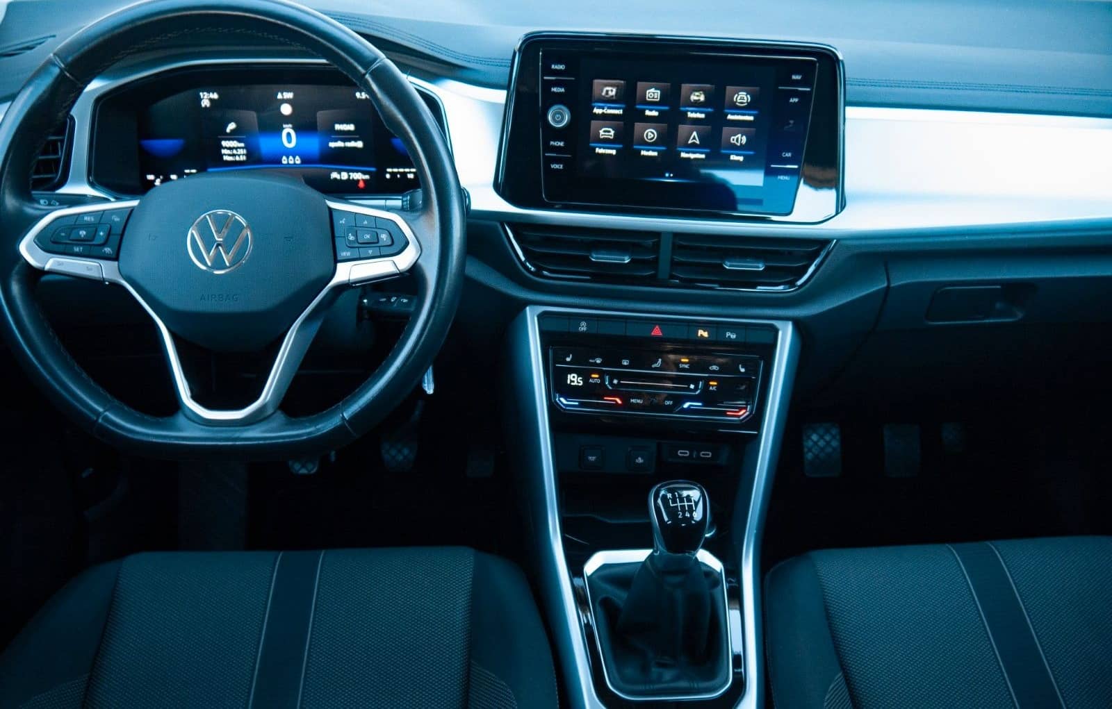 Volkswagen T-Roc Life FAHRSCHULE Schalter AHK RFK LED IQ foto 10